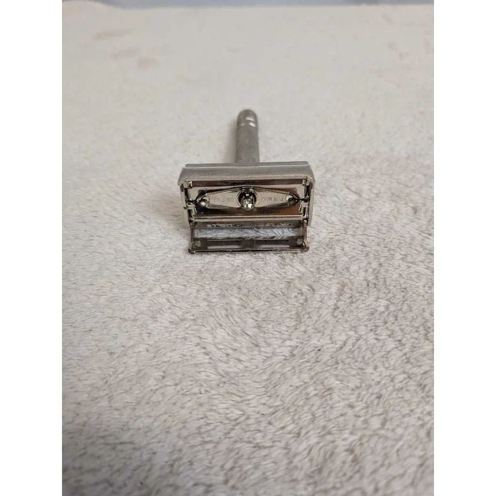 Vintage Gillette Safety‎ Razor Double Edge DE Classic Wet Shaving Tool